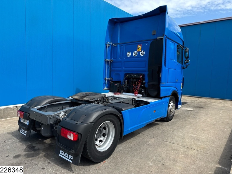 DAF XF 480 SSC, EURO 6, Standairco - Nyergesvontató: 2 kép. DAF XF 480 SSC, EURO 6, Standairco - Nyergesvontató: 2 kép.