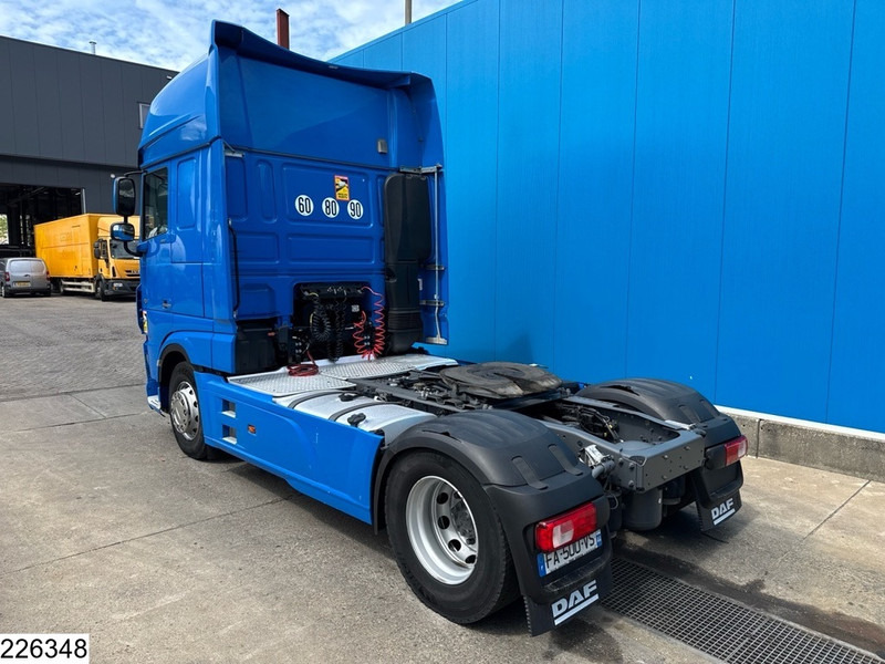 DAF XF 480 SSC, EURO 6, Standairco - Nyergesvontató: 4 kép. DAF XF 480 SSC, EURO 6, Standairco - Nyergesvontató: 4 kép.