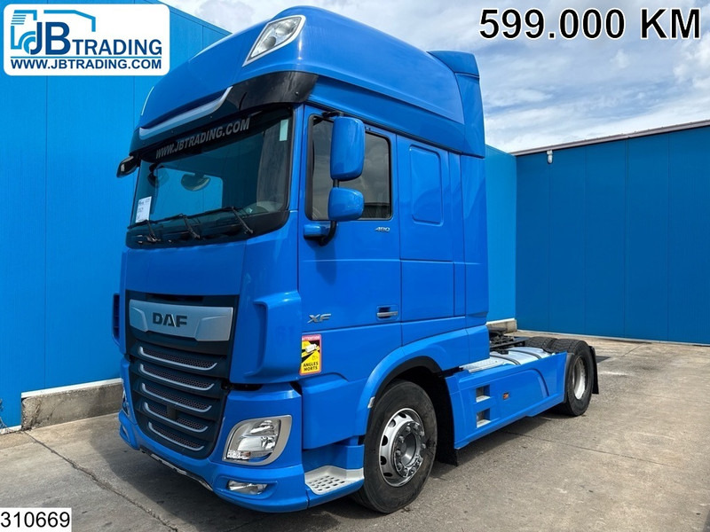 DAF XF 480 SSC, EURO 6D, Standairco - Nyergesvontató: 1 kép. DAF XF 480 SSC, EURO 6D, Standairco - Nyergesvontató: 1 kép.