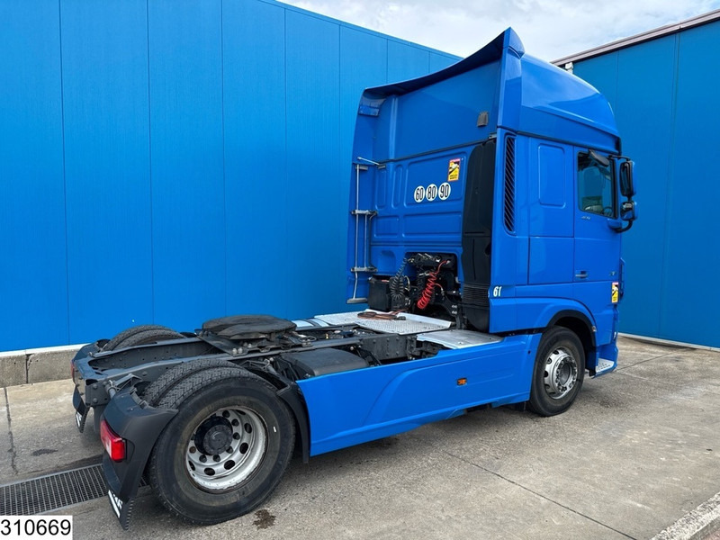 DAF XF 480 SSC, EURO 6D, Standairco - Nyergesvontató: 2 kép. DAF XF 480 SSC, EURO 6D, Standairco - Nyergesvontató: 2 kép.