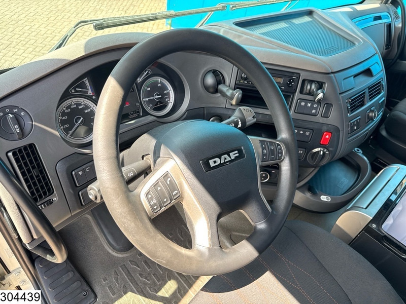 DAF XF 530 EURO 6, Standairco, PTO - Nyergesvontató: 5 kép. DAF XF 530 EURO 6, Standairco, PTO - Nyergesvontató: 5 kép.