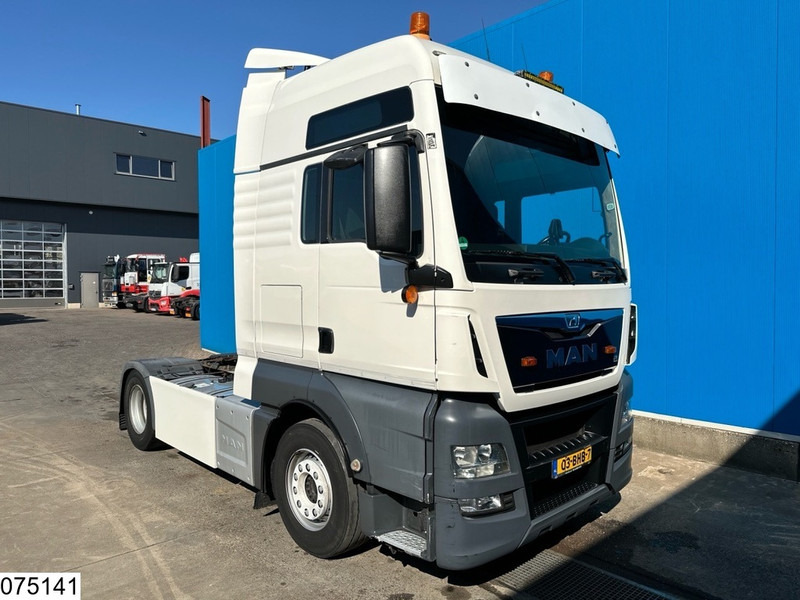 MAN TGX 18 440 EURO 6 - Nyergesvontató: 4 kép. MAN TGX 18 440 EURO 6 - Nyergesvontató: 4 kép.