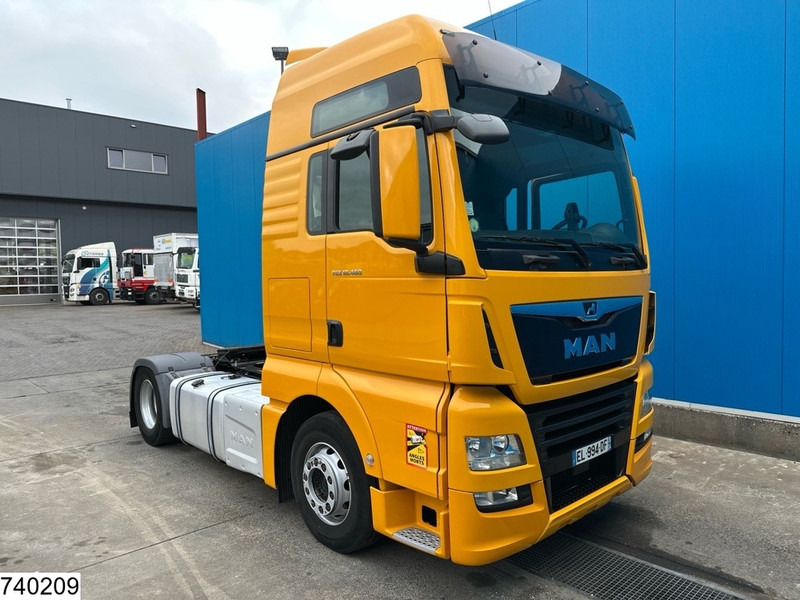 MAN TGX 18 460 XXL, EURO 6 - Nyergesvontató: 3 kép. MAN TGX 18 460 XXL, EURO 6 - Nyergesvontató: 3 kép.