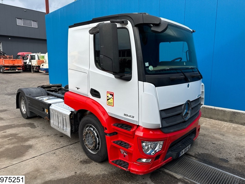 Mercedes-Benz Actros 1843 EURO 6, Retarder, PTO, LOHR, Standairco - Nyergesvontató: 3 kép. Mercedes-Benz Actros 1843 EURO 6, Retarder, PTO, LOHR, Standairco - Nyergesvontató: 3 kép.