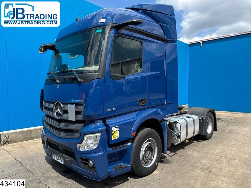 Mercedes-Benz Actros 1845 EURO 6 - Nyergesvontató: 1 kép. Mercedes-Benz Actros 1845 EURO 6 - Nyergesvontató: 1 kép.