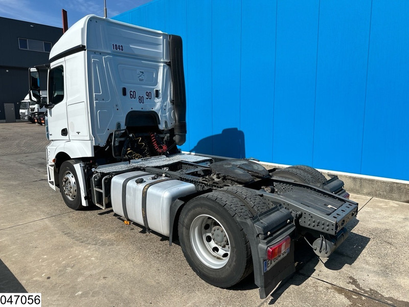 Mercedes-Benz Actros 1845 EURO 6 - Nyergesvontató: 4 kép. Mercedes-Benz Actros 1845 EURO 6 - Nyergesvontató: 4 kép.