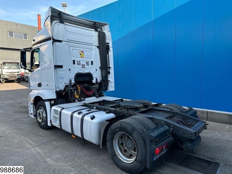Mercedes-Benz Actros 1845 EURO 6 - Nyergesvontató: 4 kép. Mercedes-Benz Actros 1845 EURO 6 - Nyergesvontató: 4 kép.