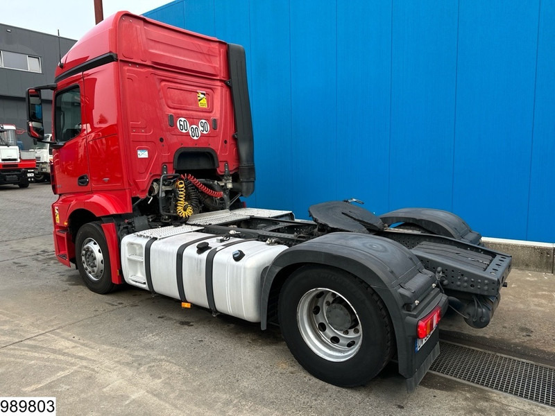 Mercedes-Benz Actros 1845 EURO 6 - Nyergesvontató: 4 kép. Mercedes-Benz Actros 1845 EURO 6 - Nyergesvontató: 4 kép.