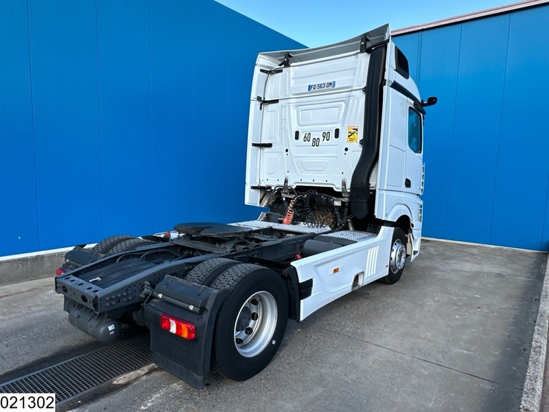 Mercedes-Benz Actros 1845 EURO 6, Mirrorcams, Standairco - Nyergesvontató: 2 kép. Mercedes-Benz Actros 1845 EURO 6, Mirrorcams, Standairco - Nyergesvontató: 2 kép.