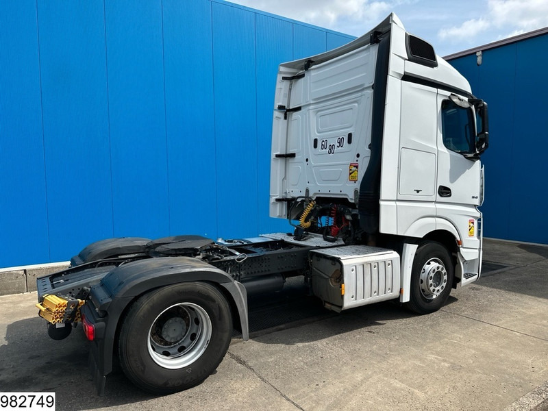 Mercedes-Benz Actros 1845 EURO 6, Retarder - Nyergesvontató: 2 kép. Mercedes-Benz Actros 1845 EURO 6, Retarder - Nyergesvontató: 2 kép.