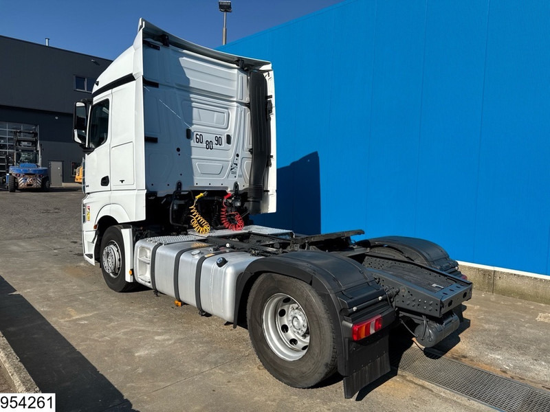 Mercedes-Benz Actros 1845 EURO 6, Retarder - Nyergesvontató: 4 kép. Mercedes-Benz Actros 1845 EURO 6, Retarder - Nyergesvontató: 4 kép.