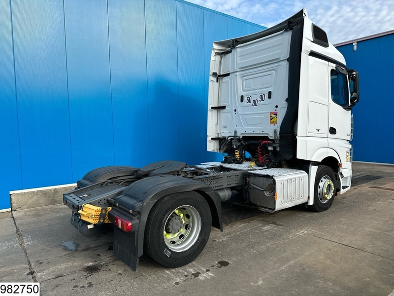 Mercedes-Benz Actros 1845 EURO 6, Retarder - Nyergesvontató: 4 kép. Mercedes-Benz Actros 1845 EURO 6, Retarder - Nyergesvontató: 4 kép.