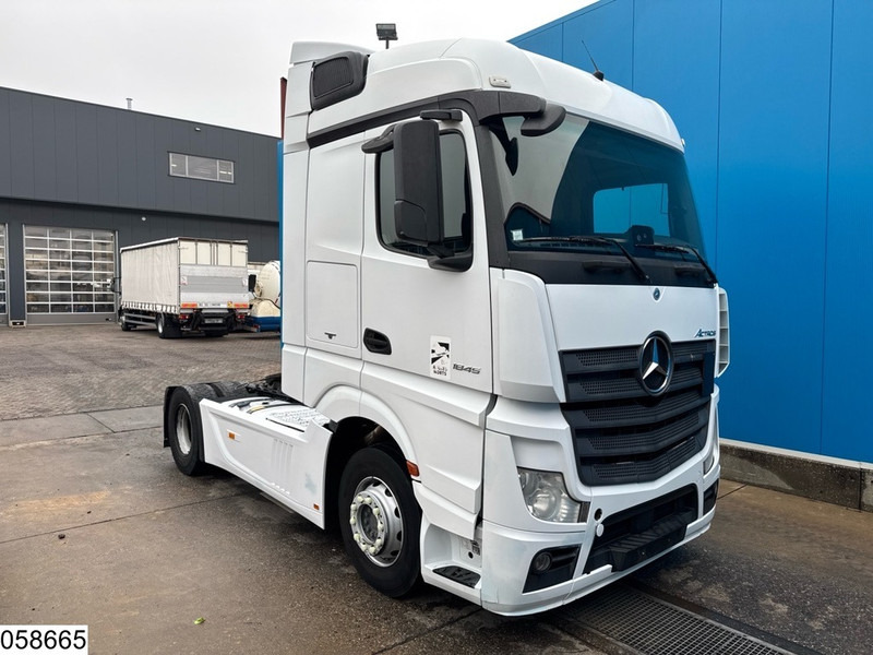 Mercedes-Benz Actros 1845 EURO 6, Retarder, Standairco - Nyergesvontató: 3 kép. Mercedes-Benz Actros 1845 EURO 6, Retarder, Standairco - Nyergesvontató: 3 kép.