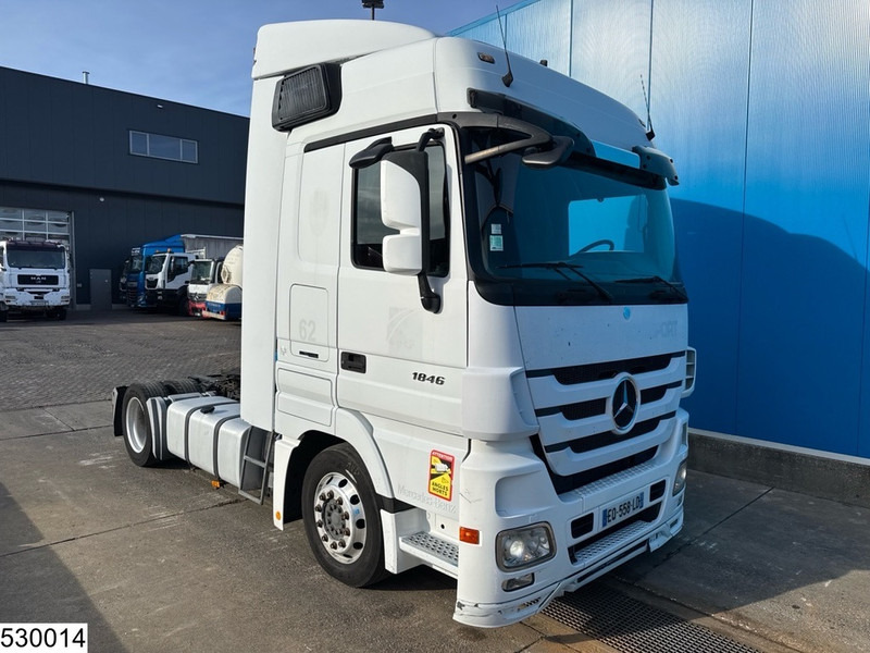 Mercedes-Benz Actros 1846 EURO 5 - Nyergesvontató: 3 kép. Mercedes-Benz Actros 1846 EURO 5 - Nyergesvontató: 3 kép.