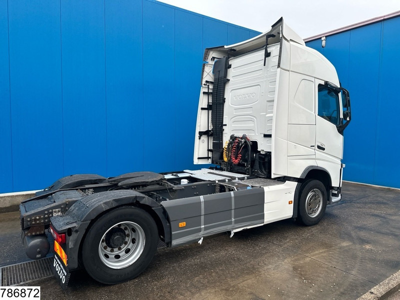 Volvo FH 420 EURO 6 - Nyergesvontató: 2 kép. Volvo FH 420 EURO 6 - Nyergesvontató: 2 kép.