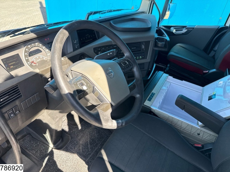 Volvo FH 420 EURO 6 - Nyergesvontató: 5 kép. Volvo FH 420 EURO 6 - Nyergesvontató: 5 kép.