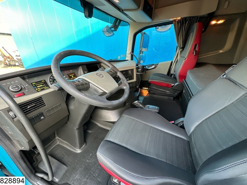 Volvo FH 460 EURO 6 - Nyergesvontató: 5 kép. Volvo FH 460 EURO 6 - Nyergesvontató: 5 kép.
