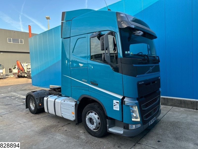 Volvo FH 460 EURO 6 - Nyergesvontató: 3 kép. Volvo FH 460 EURO 6 - Nyergesvontató: 3 kép.