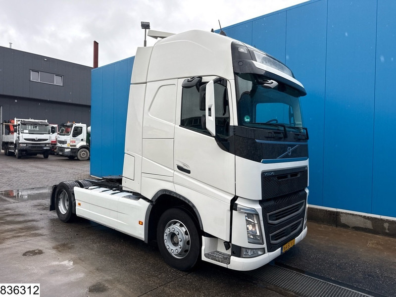 Volvo FH 460 XL, EURO 6, Standairco, i-Shift - Nyergesvontató: 2 kép. Volvo FH 460 XL, EURO 6, Standairco, i-Shift - Nyergesvontató: 2 kép.