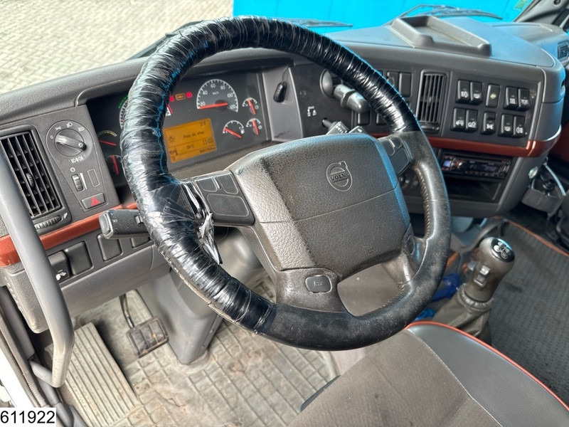 Volvo FH16 550 6x4, EURO 3, Manual, Retarder - Nyergesvontató: 5 kép. Volvo FH16 550 6x4, EURO 3, Manual, Retarder - Nyergesvontató: 5 kép.