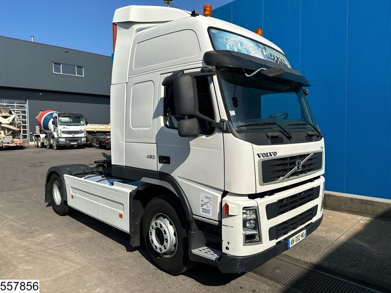 Volvo FM 450 EURO 5 - Nyergesvontató: 3 kép. Volvo FM 450 EURO 5 - Nyergesvontató: 3 kép.