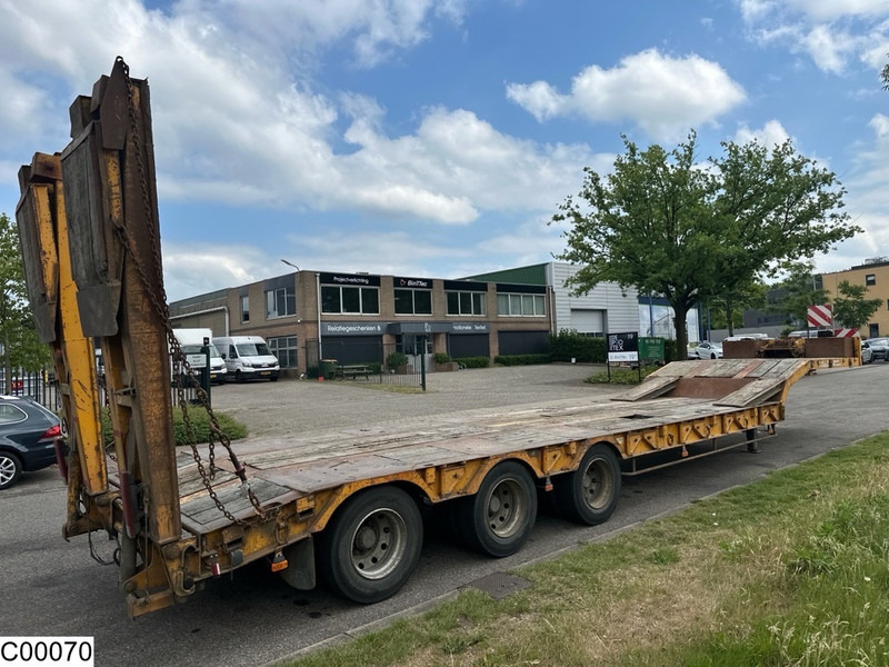 ROBUSTE semie 53.000 KG, winch - Félpótkocsi mélybölcsős: 3 kép. ROBUSTE semie 53.000 KG, winch - Félpótkocsi mélybölcsős: 3 kép.