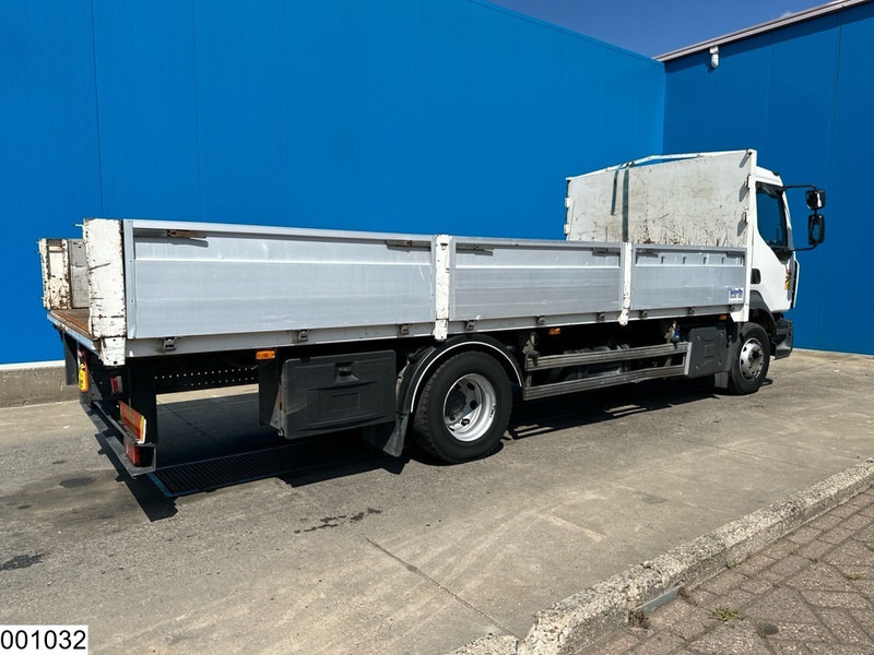 Renault D 14 210 EURO 6 - Platós teherautó: 2 kép. Renault D 14 210 EURO 6 - Platós teherautó: 2 kép.