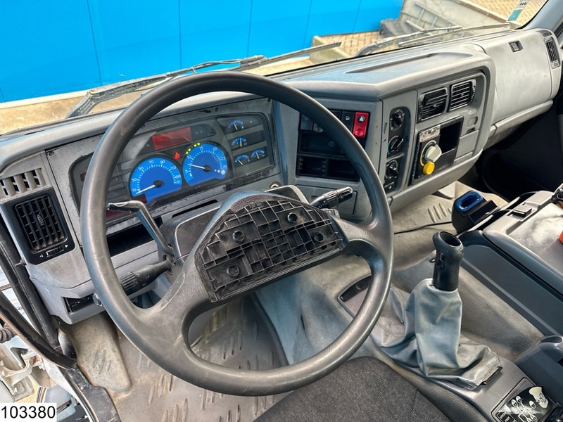 Renault Kerax 370 8x4, EURO 3, Cifa, 9m3, Remote - Betonmixer: 5 kép. Renault Kerax 370 8x4, EURO 3, Cifa, 9m3, Remote - Betonmixer: 5 kép.