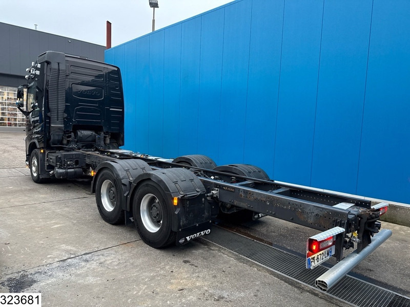 Volvo FH16 750 6X4, EURO 6, Retarder, PTO - Alvaz teherautó: 4 kép. Volvo FH16 750 6X4, EURO 6, Retarder, PTO - Alvaz teherautó: 4 kép.