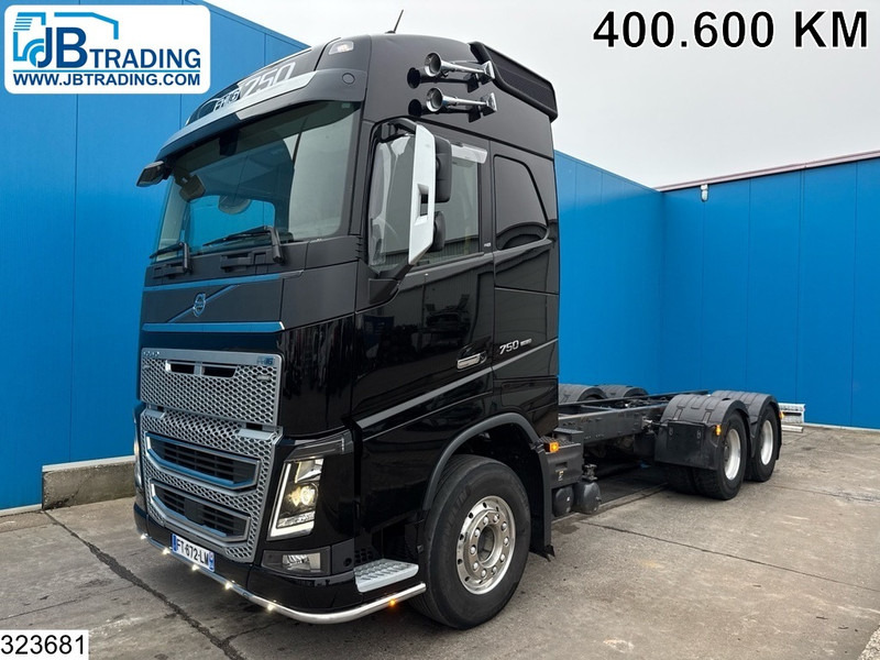 Volvo FH16 750 6X4, EURO 6, Retarder, PTO - Alvaz teherautó: 1 kép. Volvo FH16 750 6X4, EURO 6, Retarder, PTO - Alvaz teherautó: 1 kép.