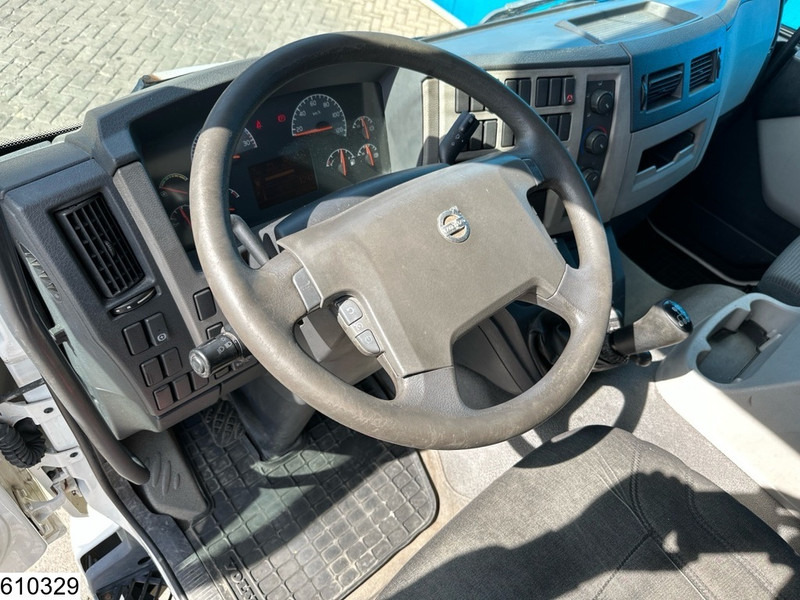 Volvo FL 240 EURO 5, Manual, Dhollandia - Dobozos felépítményű teherautó: 5 kép. Volvo FL 240 EURO 5, Manual, Dhollandia - Dobozos felépítményű teherautó: 5 kép.