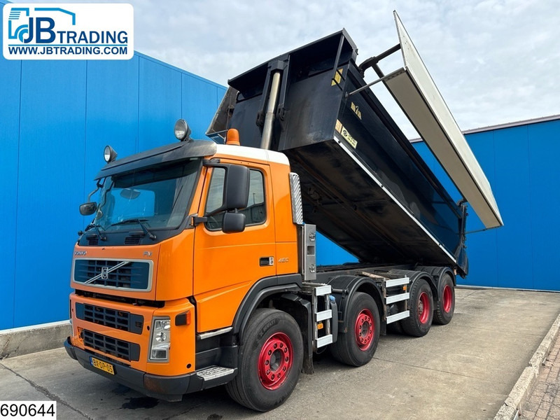 Volvo FM 420 8X2, EURO 5, HYVA - Billenőplatós teherautó: 1 kép. Volvo FM 420 8X2, EURO 5, HYVA - Billenőplatós teherautó: 1 kép.