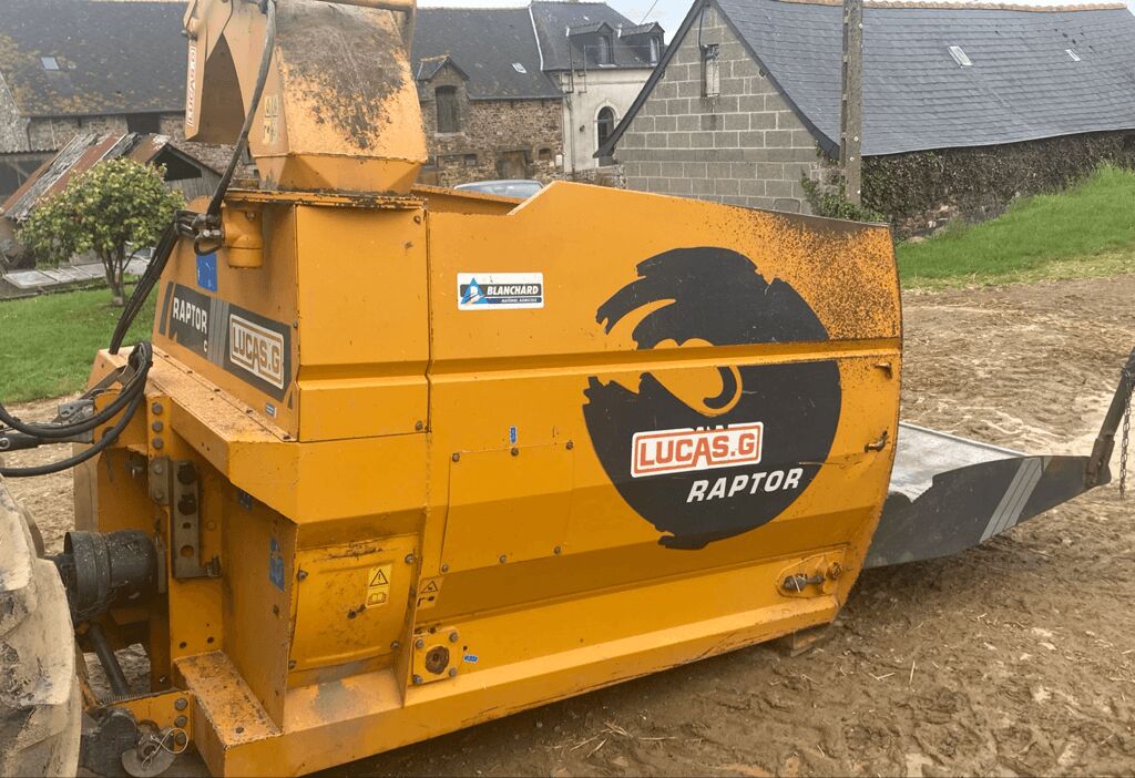 LUCAS RAPTOR - Szalma aprító: 3 kép. LUCAS RAPTOR - Szalma aprító: 3 kép.