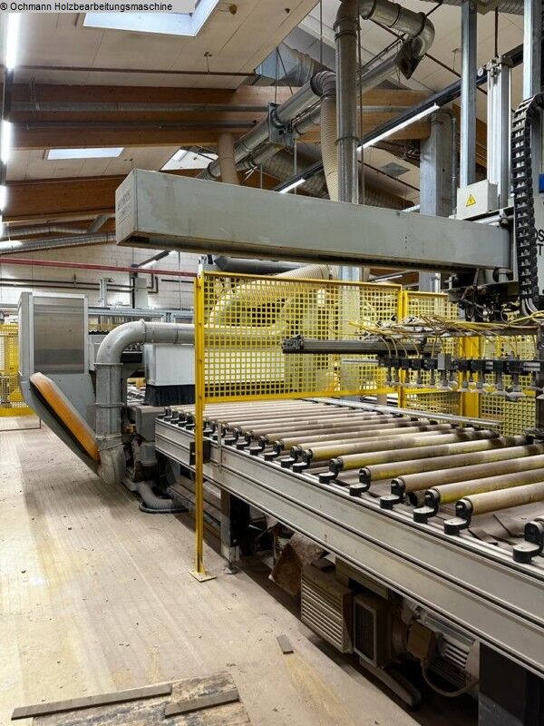 SCM Routech R 3000 - CNC famegmunkáló központ: 1 kép. SCM Routech R 3000 - CNC famegmunkáló központ: 1 kép.