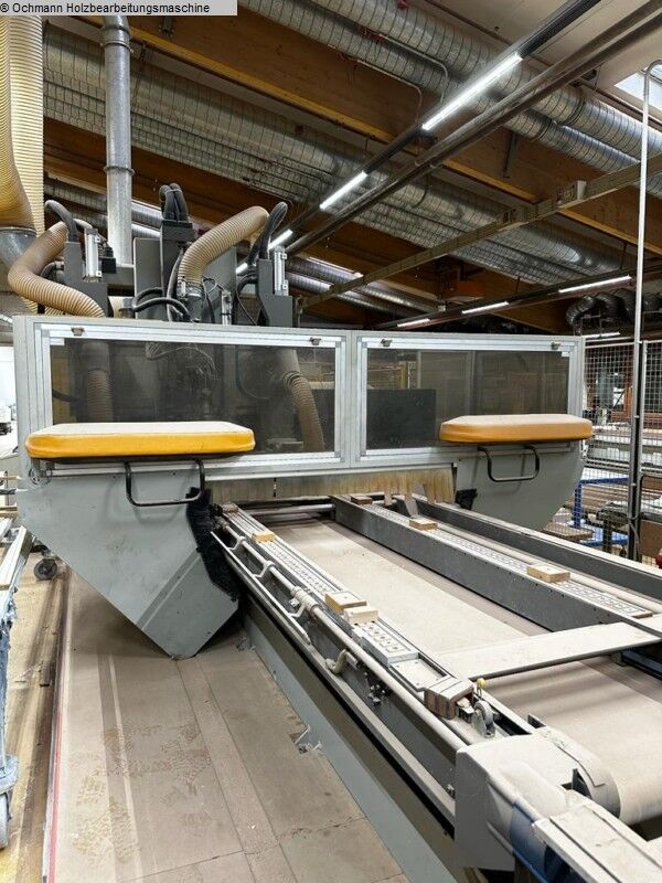 SCM Routech R 3000 - CNC famegmunkáló központ: 5 kép. SCM Routech R 3000 - CNC famegmunkáló központ: 5 kép.