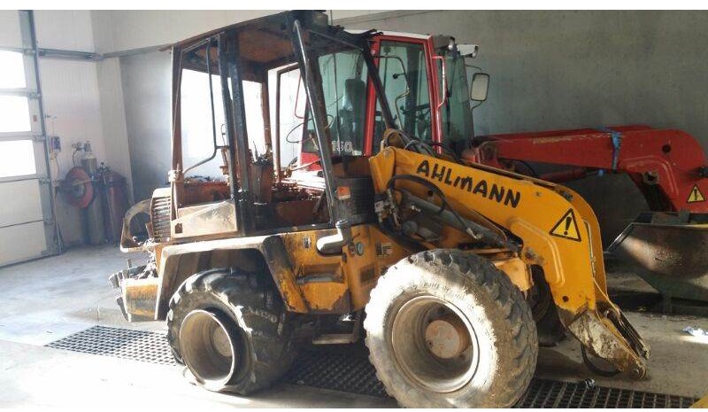 Gumikerekes homlokrakodó Ahlmann AS 50 (For parts): 1 kép.