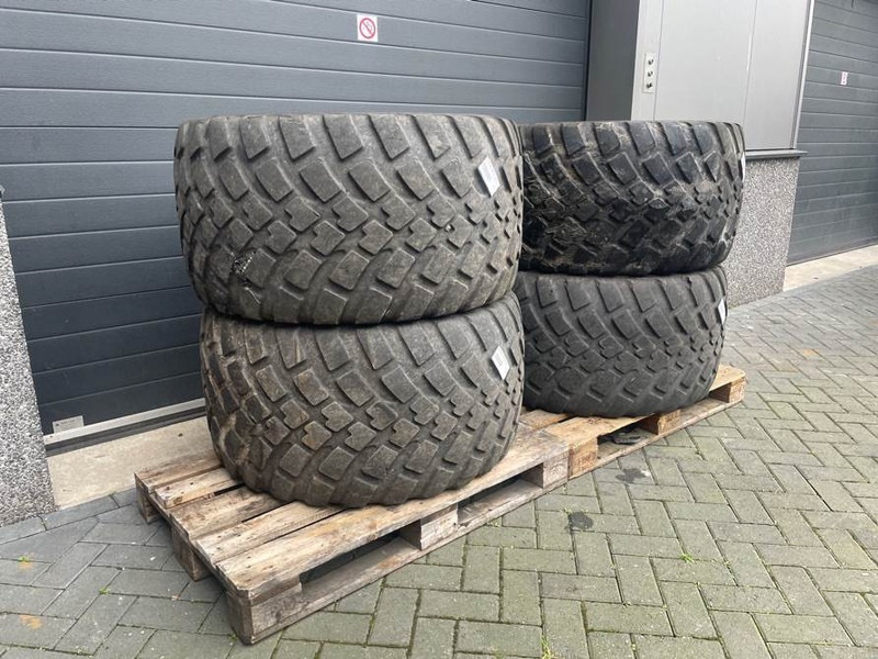 Ahlmann AS900-LEAO 560/45R22.5-Tire/Reifen/Band - Gumiabroncsok és felnik - Építőipari gépek: 3 kép. Ahlmann AS900-LEAO 560/45R22.5-Tire/Reifen/Band - Gumiabroncsok és felnik - Építőipari gépek: 3 kép.