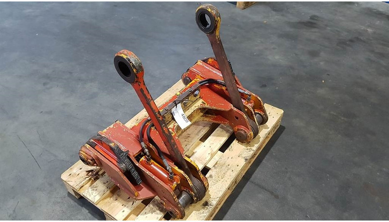 Ahlmann AZ 12 - Quick coupler/Schnellwechsler/Snelwissel - Gyorscsatlakozó: 2 kép. Ahlmann AZ 12 - Quick coupler/Schnellwechsler/Snelwissel - Gyorscsatlakozó: 2 kép.