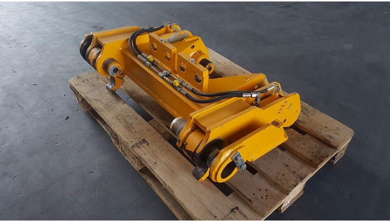 Ahlmann AZ 150 - Quick coupler/Schnellwechsler/Snelwissel - Gyorscsatlakozó: 1 kép. Ahlmann AZ 150 - Quick coupler/Schnellwechsler/Snelwissel - Gyorscsatlakozó: 1 kép.