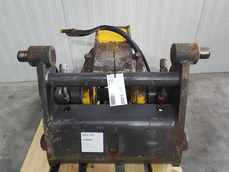 Ahlmann AZ 90 TELE - Quick coupler/Schnellwechsler - Gyorscsatlakozó: 1 kép. Ahlmann AZ 90 TELE - Quick coupler/Schnellwechsler - Gyorscsatlakozó: 1 kép.