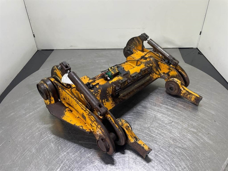 Ahlmann AZ10 - Quick coupler/Schnellwechsler/Snelwissel - Gyorscsatlakozó - Építőipari gépek: 1 kép. Ahlmann AZ10 - Quick coupler/Schnellwechsler/Snelwissel - Gyorscsatlakozó - Építőipari gépek: 1 kép.