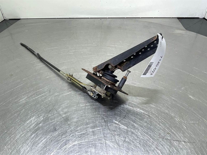 Ahlmann AZ14-4184957A-Gas pedal/Fusspedal - Fülke és belső tér - Építőipari gépek: 4 kép. Ahlmann AZ14-4184957A-Gas pedal/Fusspedal - Fülke és belső tér - Építőipari gépek: 4 kép.
