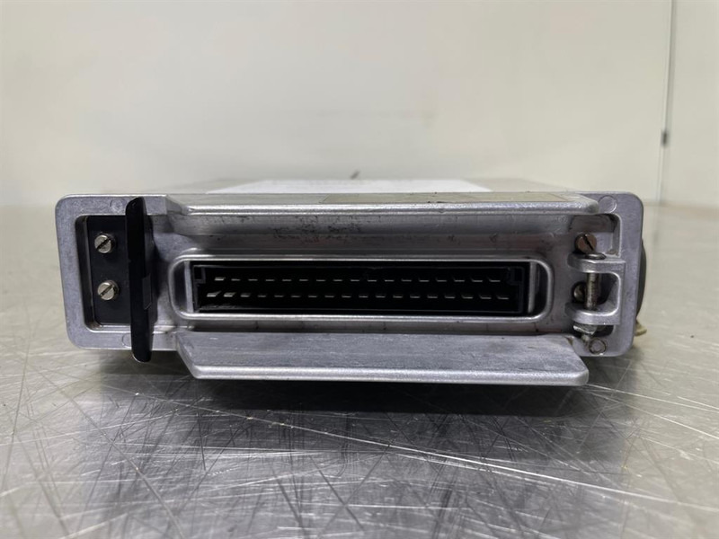 Ahlmann AZ14-ZF 6009304087-Switch kabinet/Schaltschrank - Elektromos rendszer - Építőipari gépek: 3 kép. Ahlmann AZ14-ZF 6009304087-Switch kabinet/Schaltschrank - Elektromos rendszer - Építőipari gépek: 3 kép.