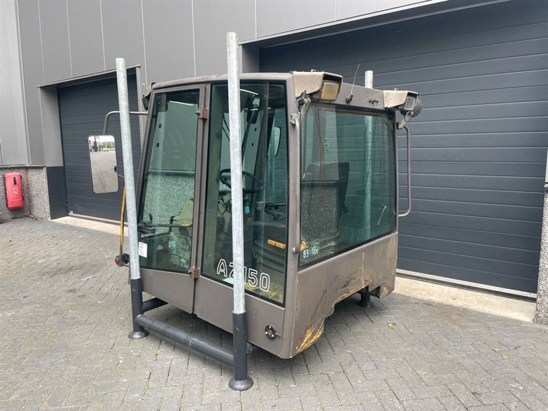 Ahlmann AZ150-4101457A-Cabin/Kabine/Cabine - Fülke és belső tér - Építőipari gépek: 5 kép. Ahlmann AZ150-4101457A-Cabin/Kabine/Cabine - Fülke és belső tér - Építőipari gépek: 5 kép.
