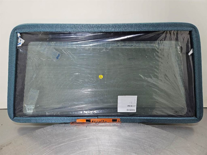 Ahlmann AZ150-4102176A-Window/Scheibe/Dakruit - Fülke és belső tér - Építőipari gépek: 2 kép. Ahlmann AZ150-4102176A-Window/Scheibe/Dakruit - Fülke és belső tér - Építőipari gépek: 2 kép.