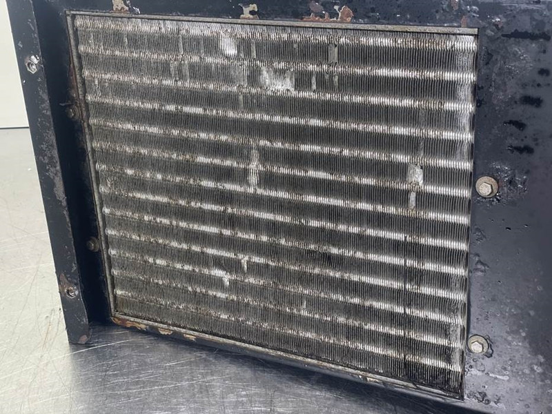 Ahlmann AZ150-4184898A-Airco condenser/Klimakondensator - Keret/ Alváz - Építőipari gépek: 5 kép. Ahlmann AZ150-4184898A-Airco condenser/Klimakondensator - Keret/ Alváz - Építőipari gépek: 5 kép.