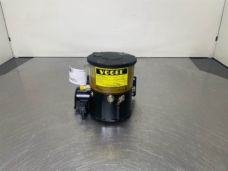 Ahlmann AZ150-Vogel KFG1-5+924 24V-Lubricating system - Keret/ Alváz - Építőipari gépek: 1 kép. Ahlmann AZ150-Vogel KFG1-5+924 24V-Lubricating system - Keret/ Alváz - Építőipari gépek: 1 kép.