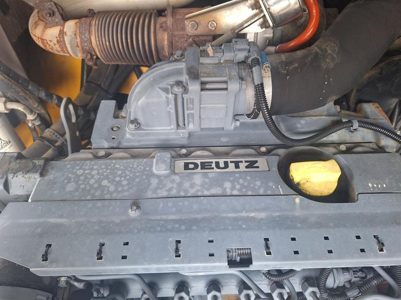 Ahlmann AZ150E - Gumikerekes homlokrakodó: 5 kép. Ahlmann AZ150E - Gumikerekes homlokrakodó: 5 kép.