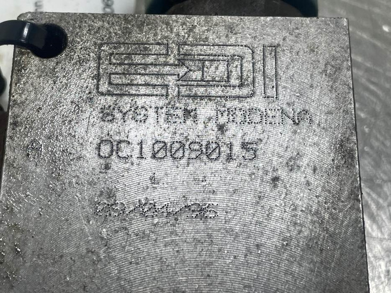 Ahlmann AZ6-4104953A-2/2 Valve-2/2 Wegeventil-2/2 Ventiel - Hidraulika - Építőipari gépek: 4 kép. Ahlmann AZ6-4104953A-2/2 Valve-2/2 Wegeventil-2/2 Ventiel - Hidraulika - Építőipari gépek: 4 kép.