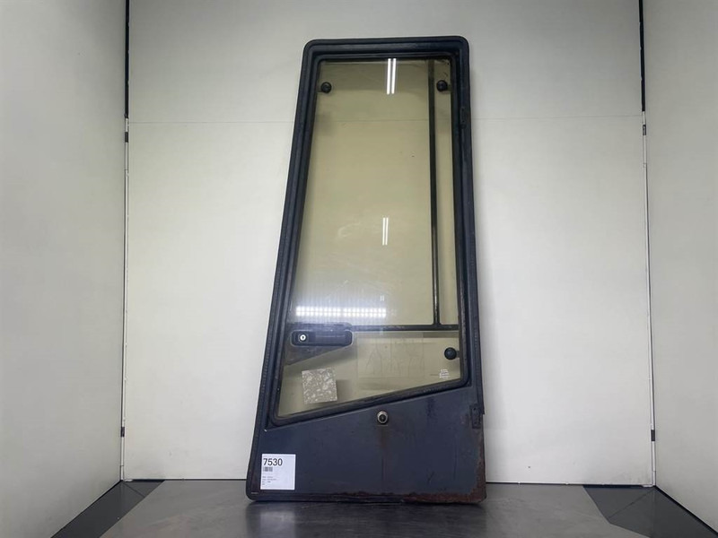 Ahlmann AZ6-4145329K-Door/Tür/Deur - Fülke és belső tér - Építőipari gépek: 1 kép. Ahlmann AZ6-4145329K-Door/Tür/Deur - Fülke és belső tér - Építőipari gépek: 1 kép.